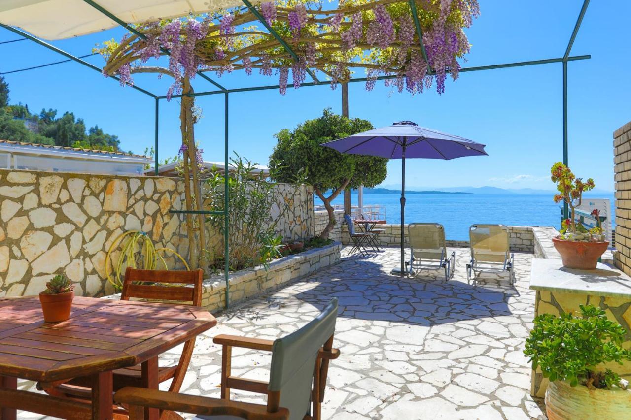 Kaminaki Beachfront Apartments Nisaki  Buitenkant foto