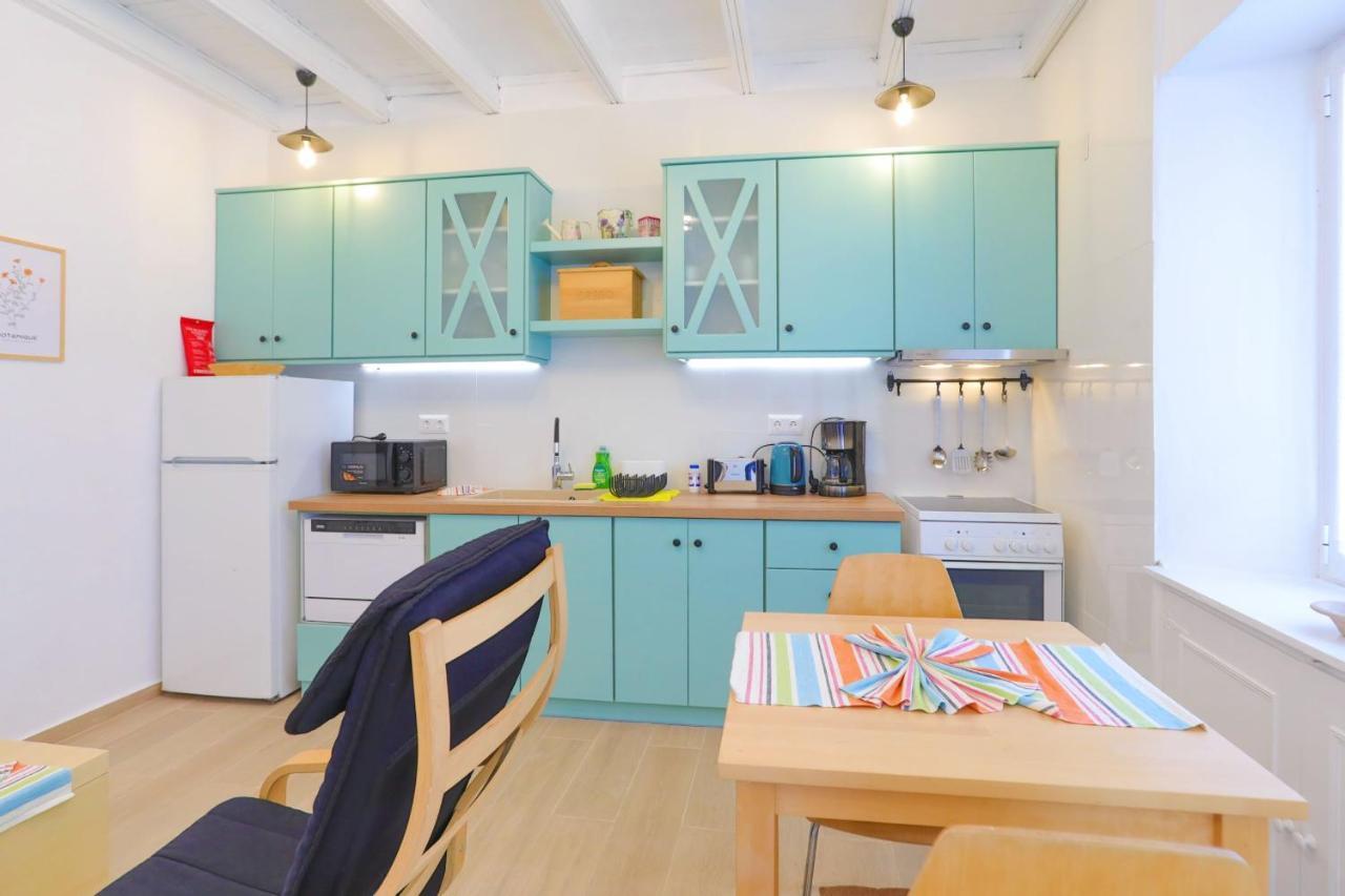 Kaminaki Beachfront Apartments Nisaki  Buitenkant foto